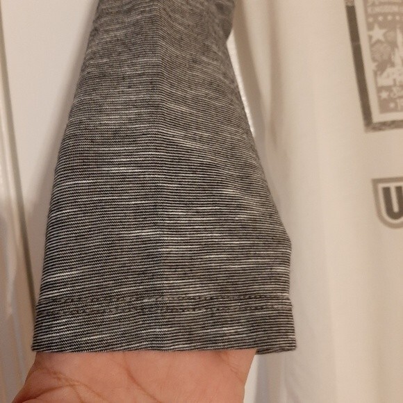 Disney World Parks Top Baseball Tee Mickey Mouse Graphic T-shirt Cream Grey Sz M - Picture 9 of 10